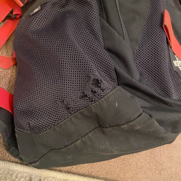 North Face Recon Backpack - Picture 3 of 8